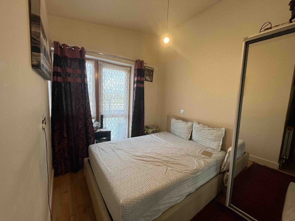 Property photo 3 of 6 Gallery