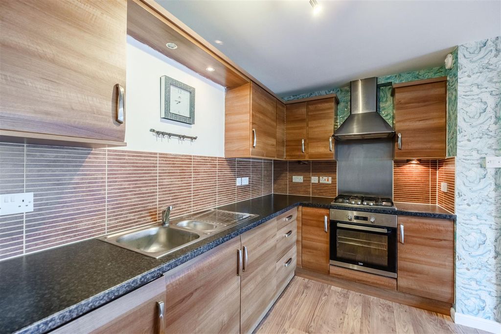 Property photo 3 of 16 Saffronhall Gardens-34.Jpg