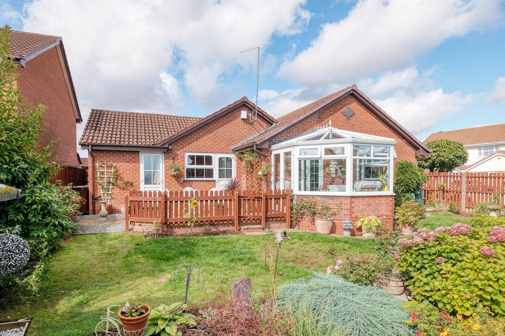 Property photo 2 of 17