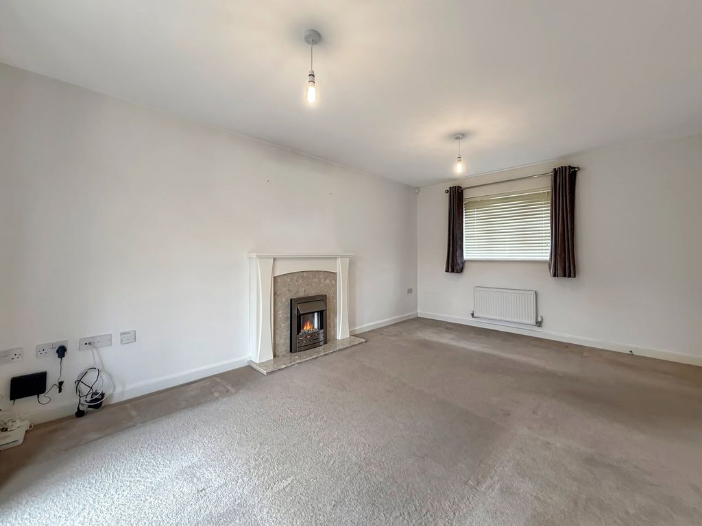 Property photo 3 of 28