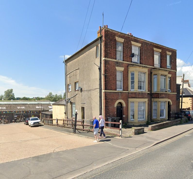 Property photo 1 of 8