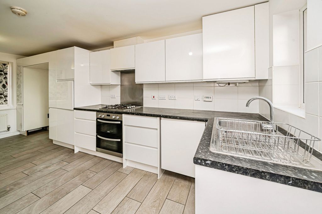 Property photo 2 of 24 Image