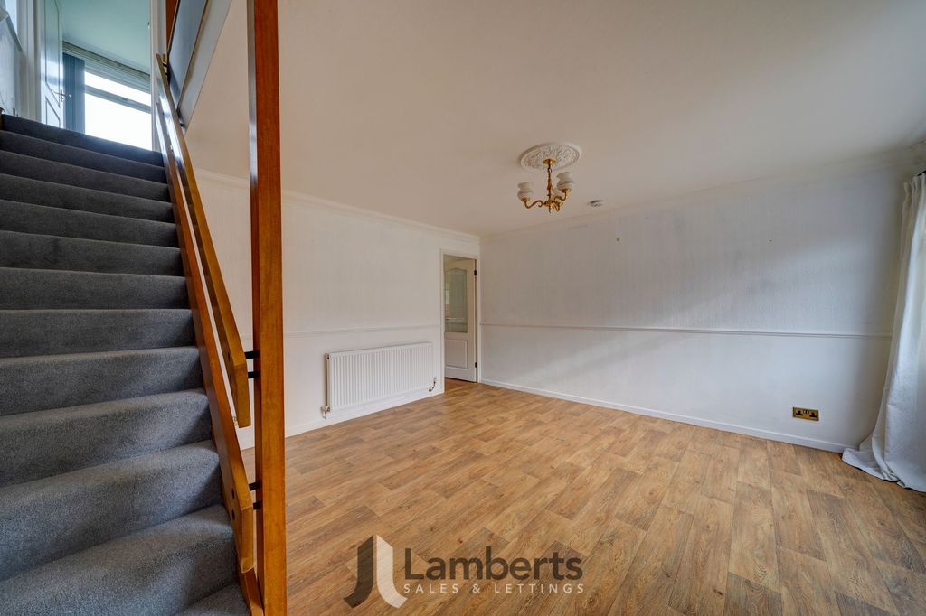 Property photo 2 of 17 Lounge