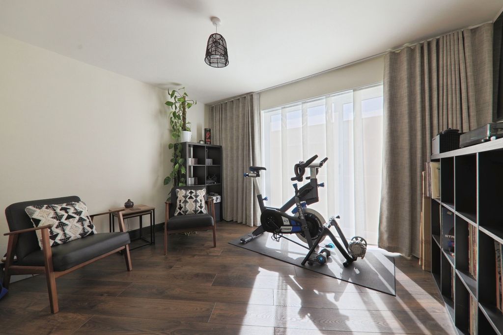 Property photo 2 of 17 4369186