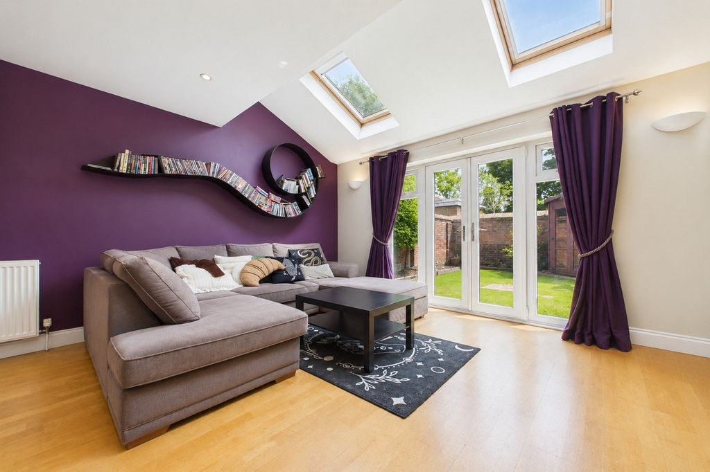 Property photo 2 of 15 Picture No. 32