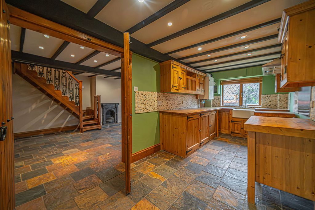 Property photo 2 of 42