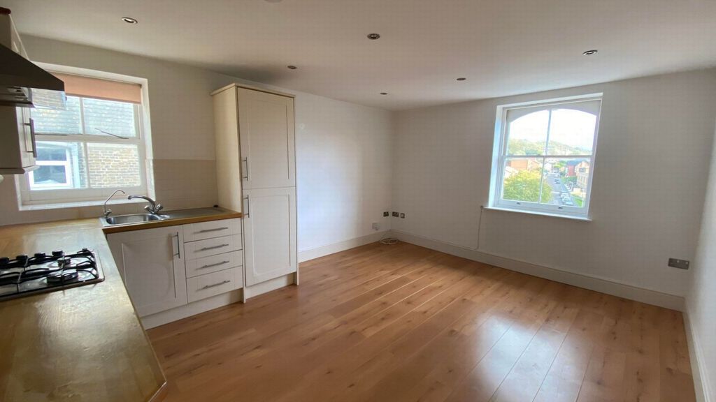 Property photo 1 of 9 Photo 9