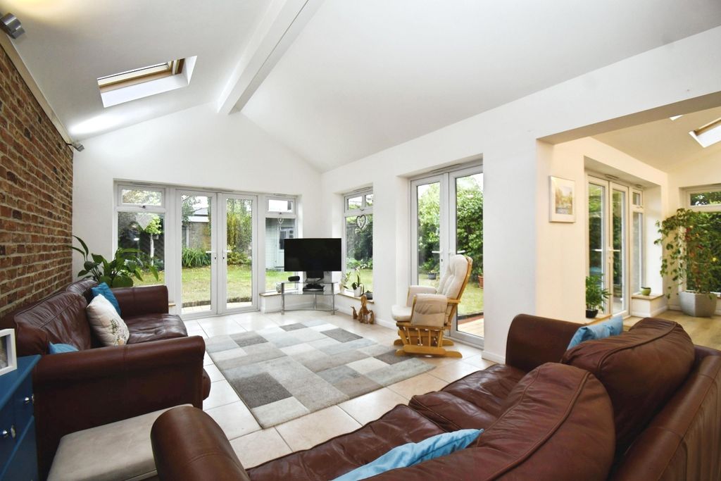 Property photo 2 of 37