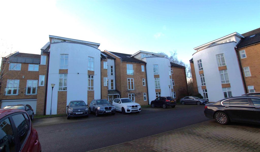 Property photo 1 of 12 External