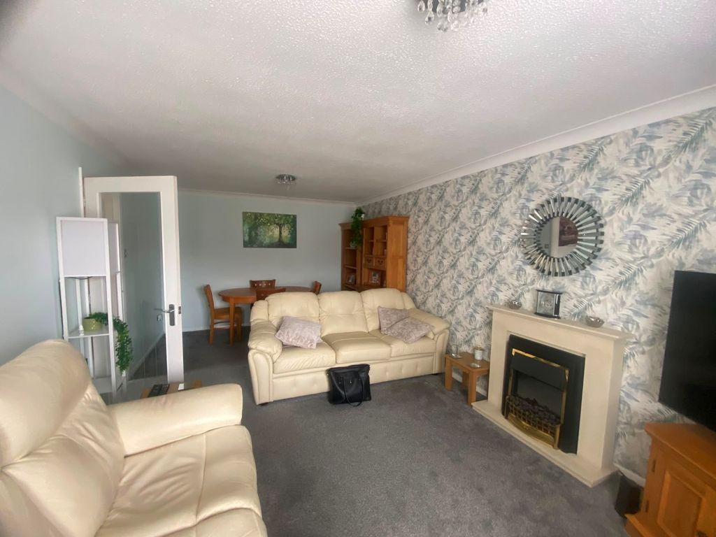 Property photo 3 of 3