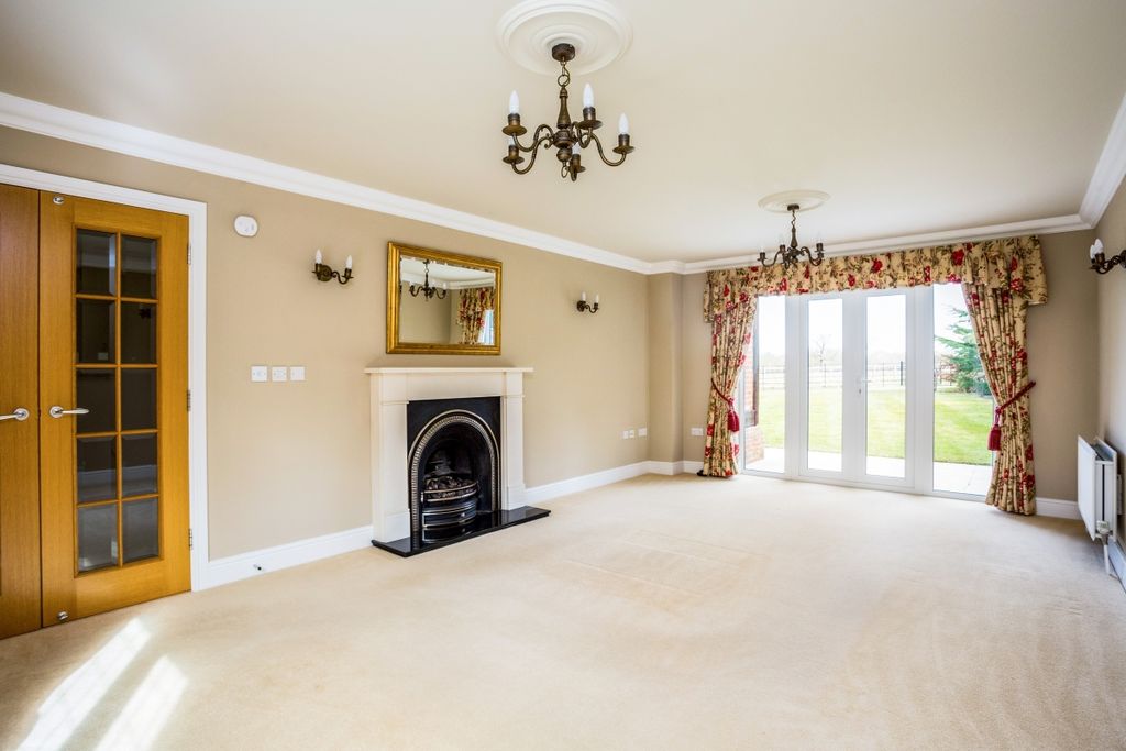 Property photo 3 of 34