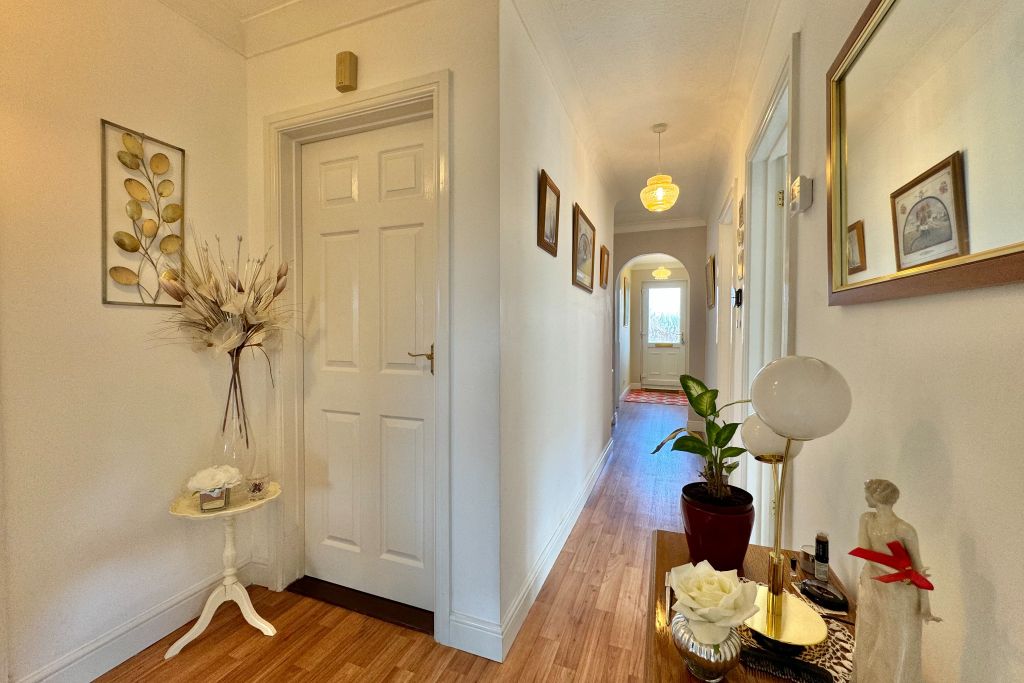 Property photo 2 of 17 Hallway
