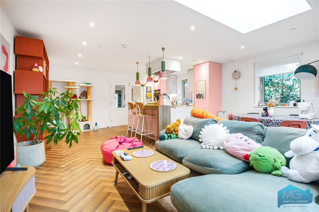 Property photo 2 of 27 Picture No. 26