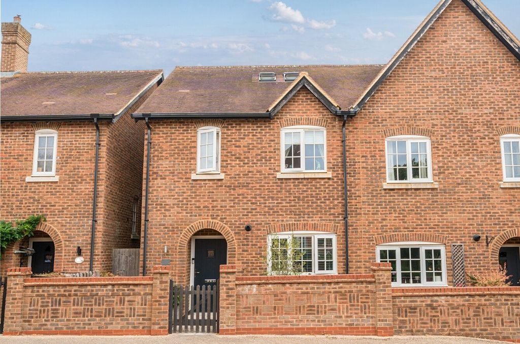 Property photo 1 of 24 Picture No. 32