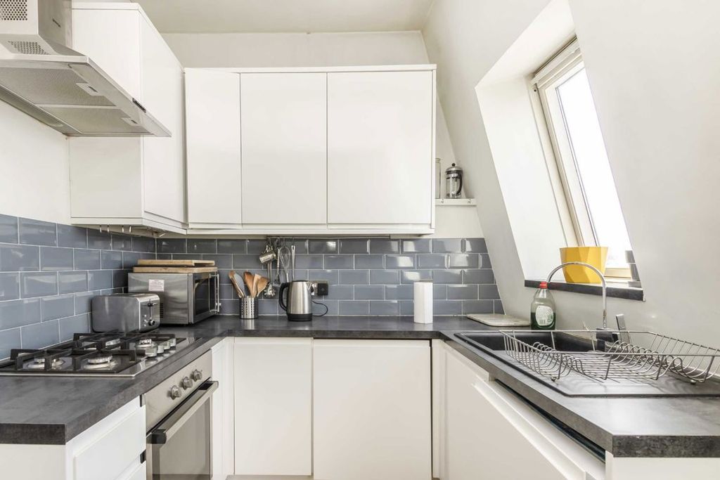 Property photo 3 of 4