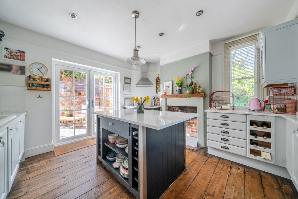 Property photo 3 of 18 1425362-15-69B17E...