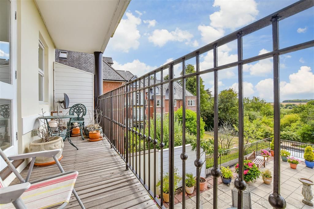 Property photo 2 of 16 Balcony / Terrace