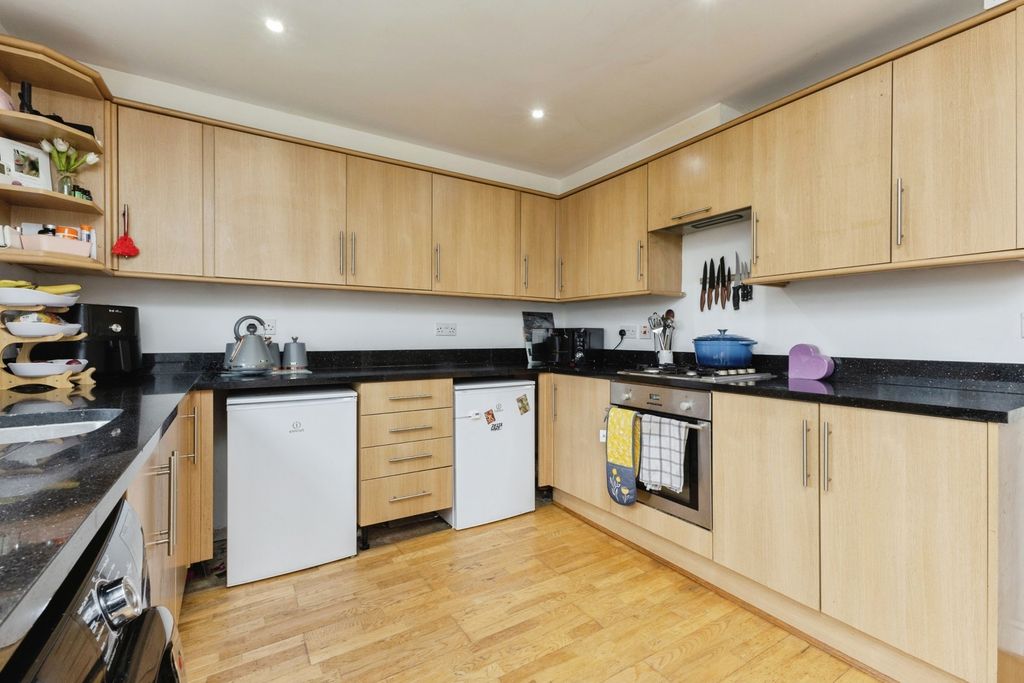 Property photo 3 of 19 Pbox-Img.Jpg