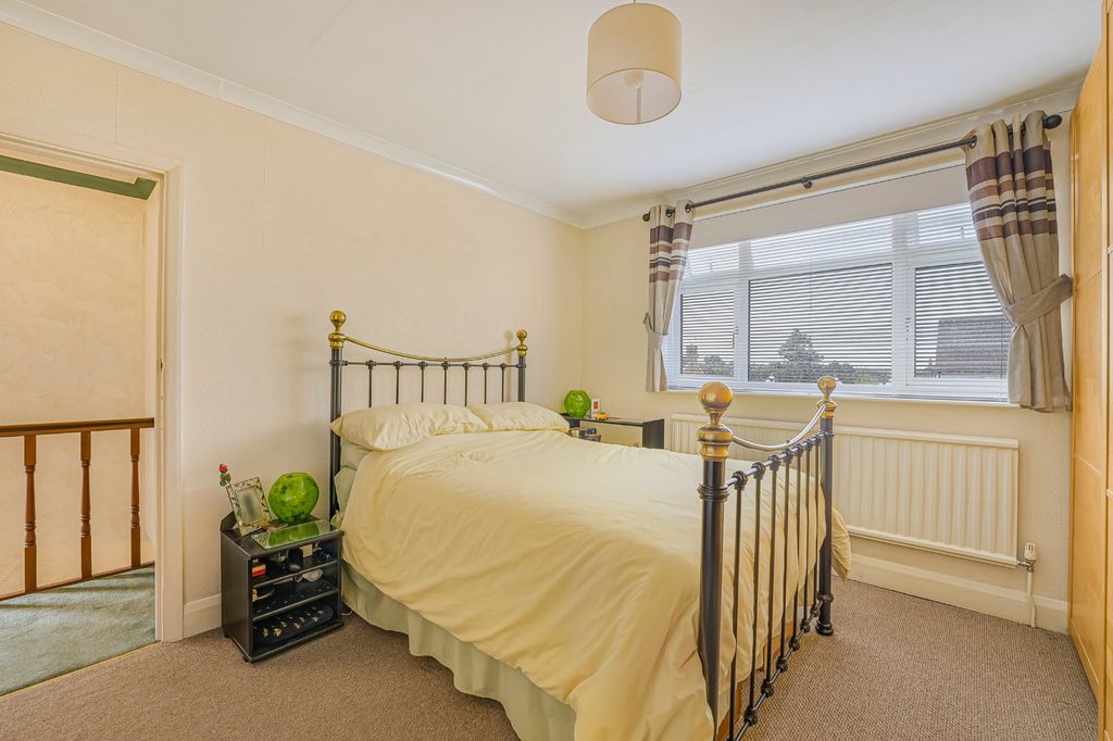 Property photo 3 of 40 Picture No. 12