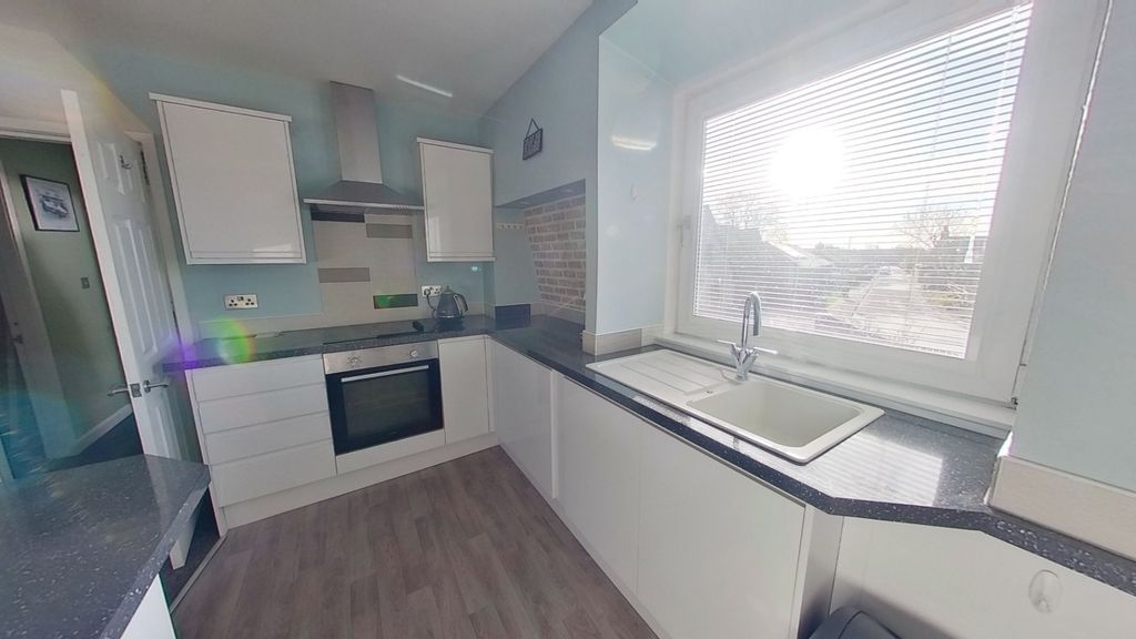 Property photo 3 of 8 Photo 3