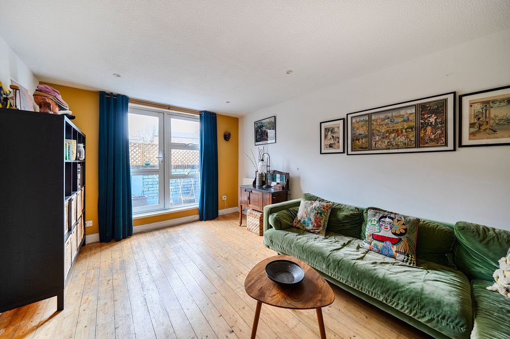 Property photo 2 of 16