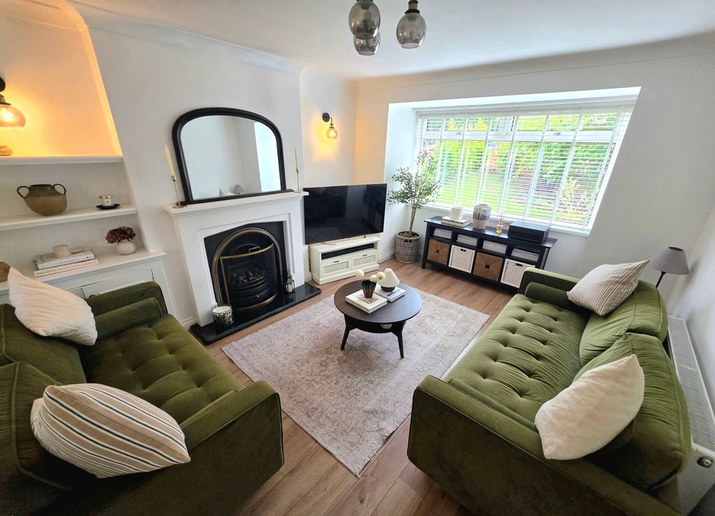 Property photo 2 of 11
