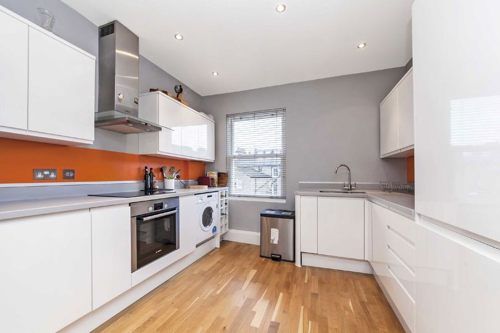 Property photo 3 of 5