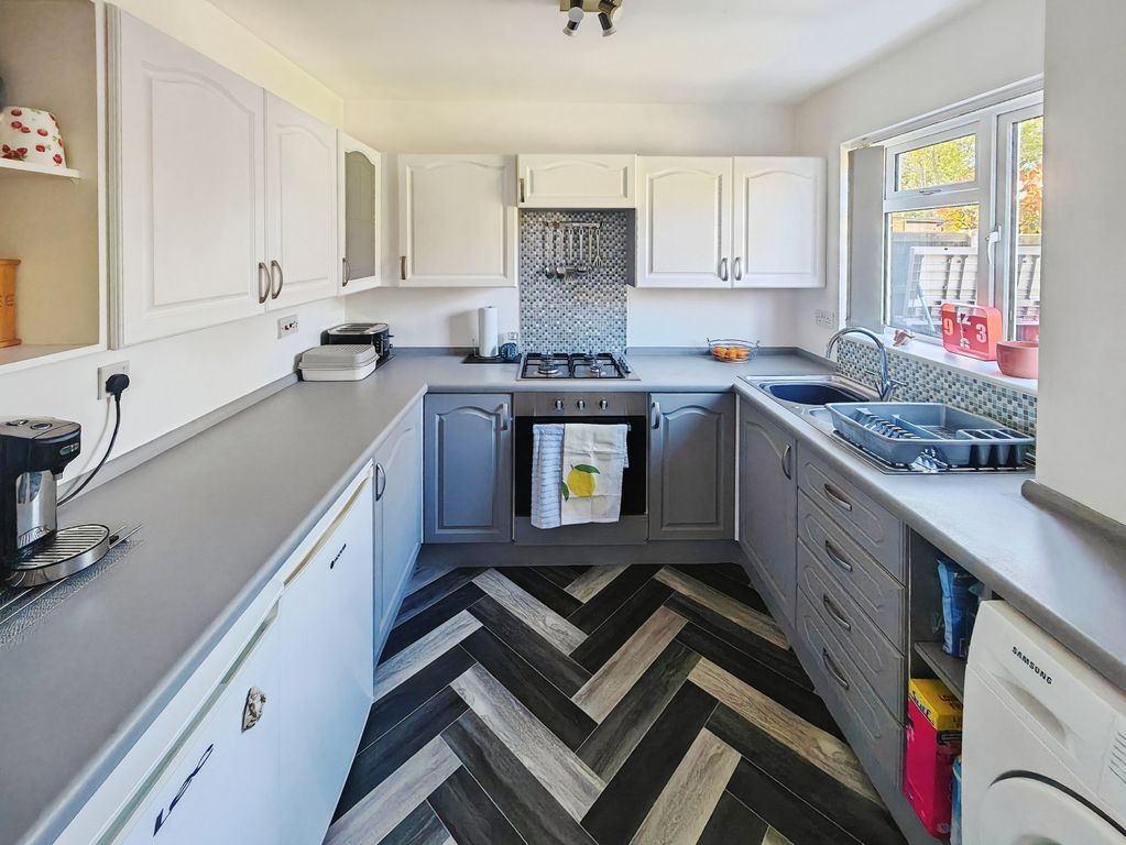 Property photo 3 of 22 Kitchen