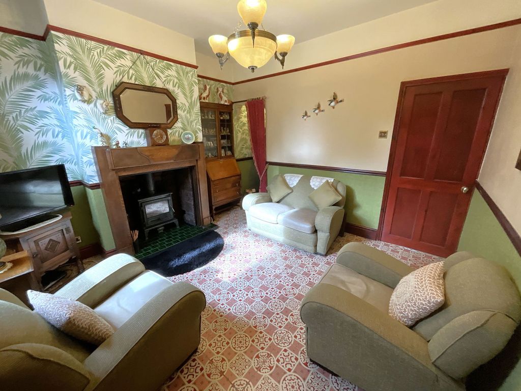 Property photo 3 of 12