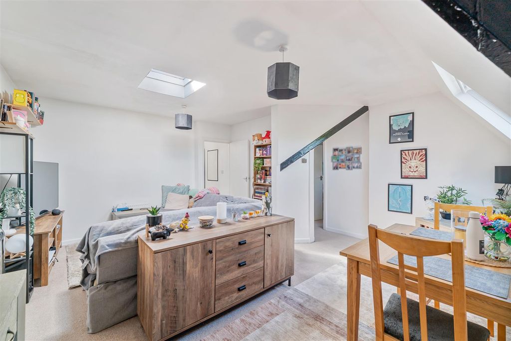 Property photo 1 of 14 Living Room