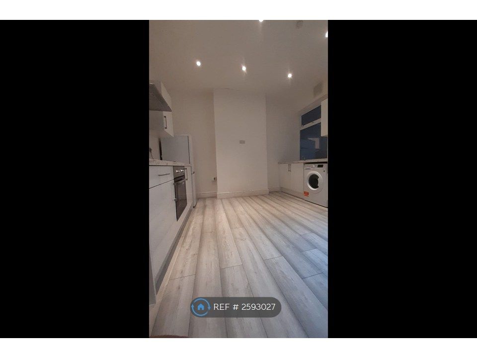 Property photo 1 of 32