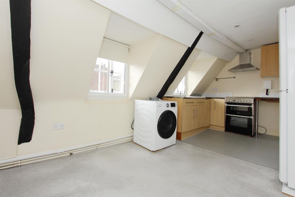 2 bed shared accommodation to rentSilver Street, Salisbury SP1 photo 4
