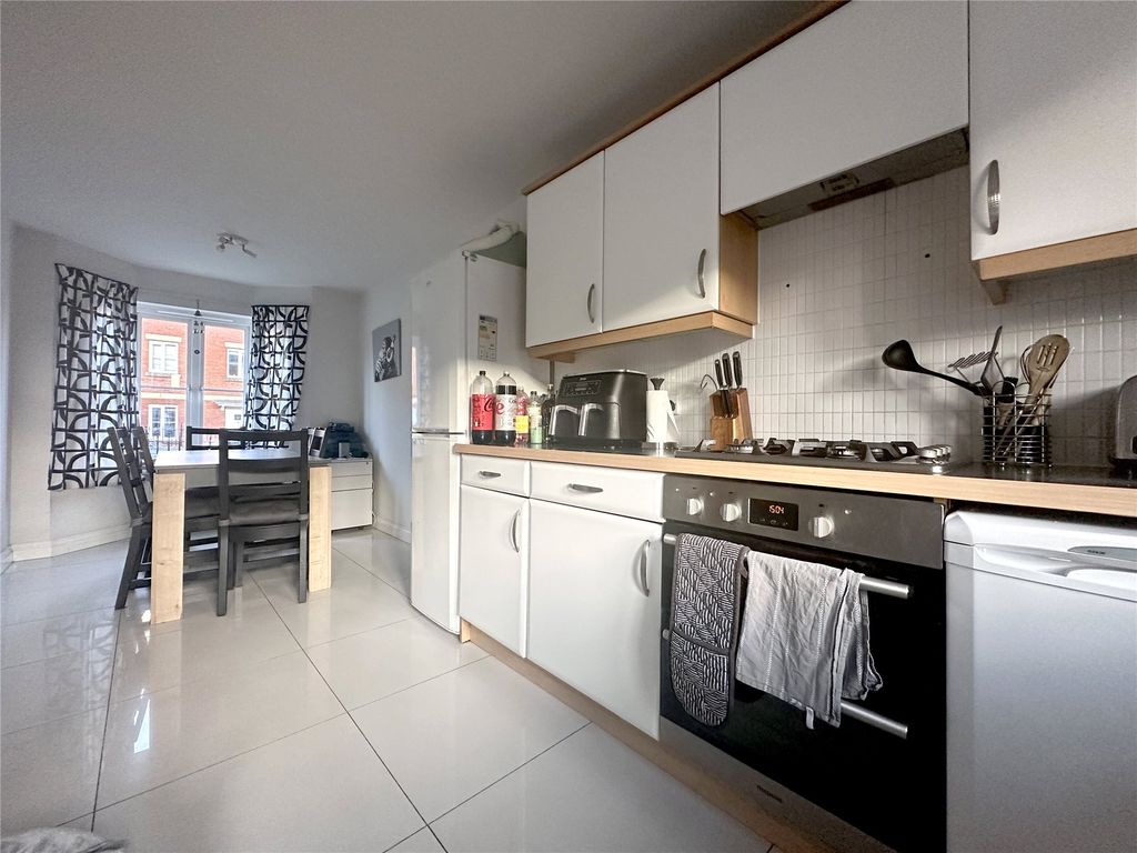 Property photo 3 of 9 Kitchen/Dining Room