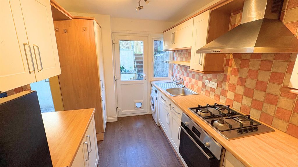 Property photo 3 of 10 1F.Jpg