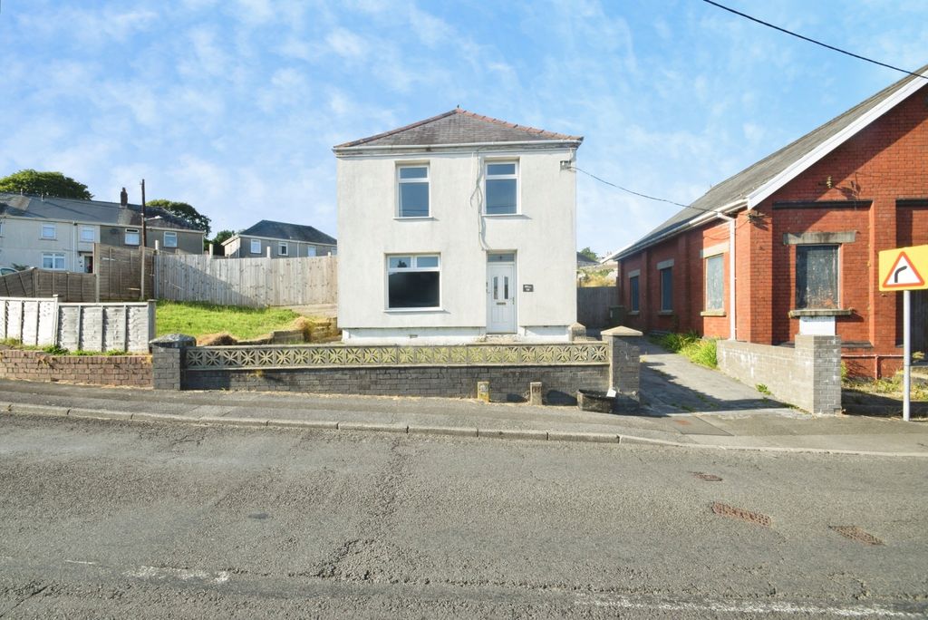 Property photo 1 of 20 Front View
