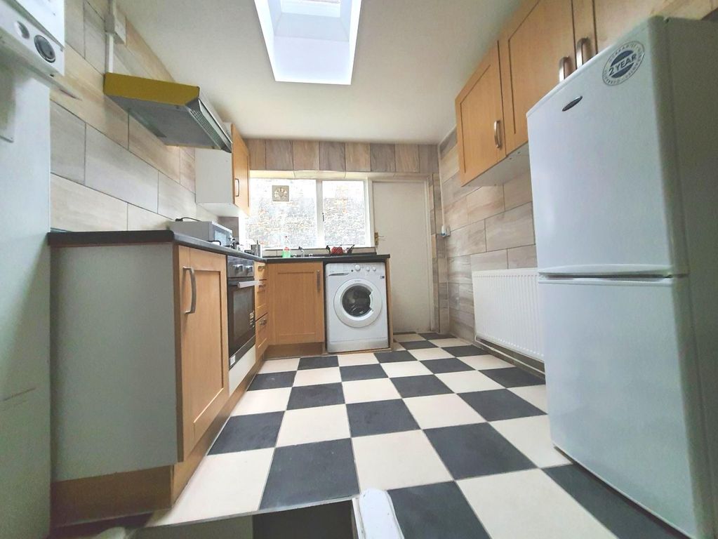 Property photo 1 of 8 One Bedroom Basement Flat To Let In Islington