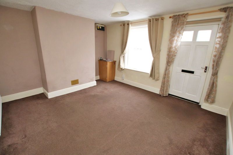 Property photo 2 of 11 Lounge Photo 1