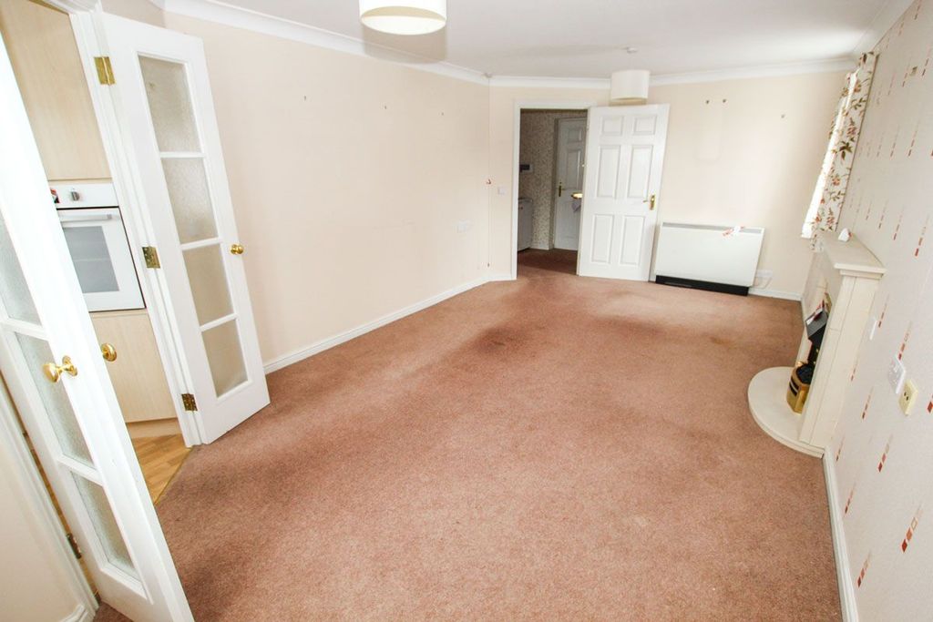 Property photo 3 of 11