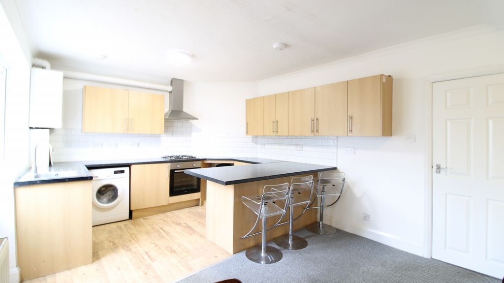 Property photo 2 of 7 Kitchen