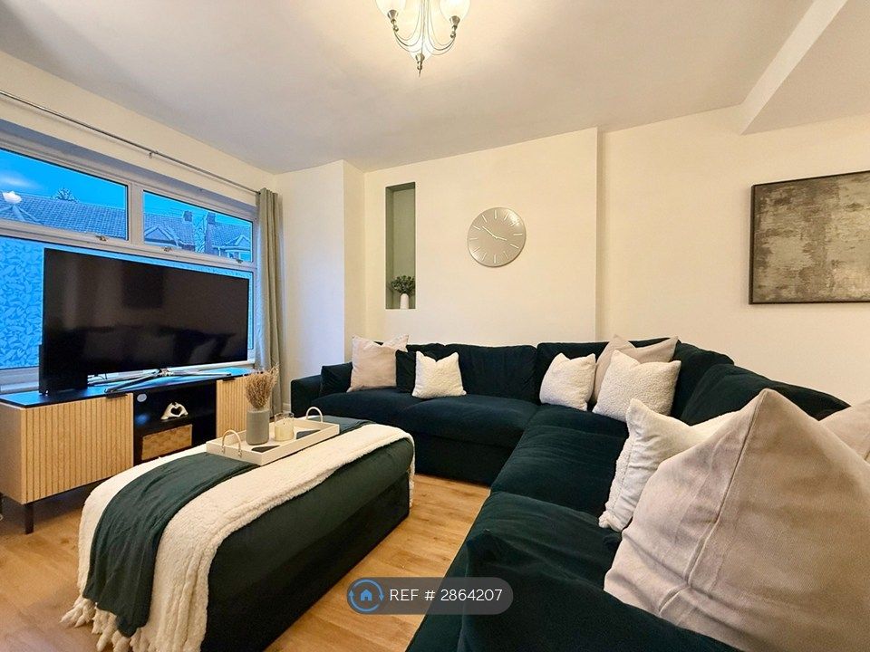 Property photo 3 of 21 Lounge