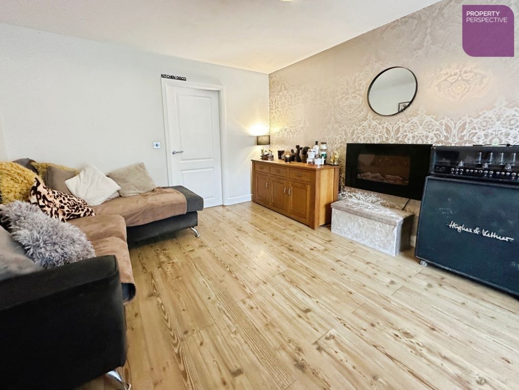 Property photo 2 of 12 Pbox-Img.Jpg