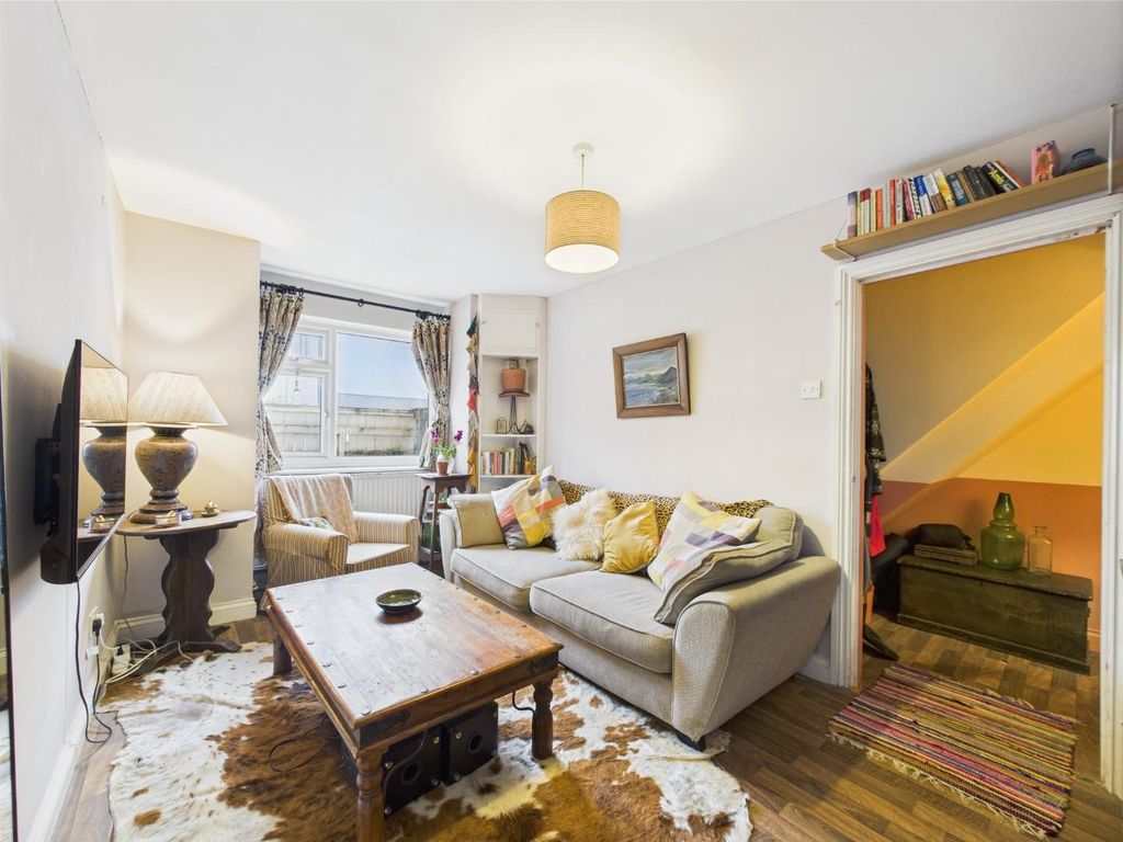 Property photo 2 of 23 Cam01530G0-Pr0274-Still022.Jpg