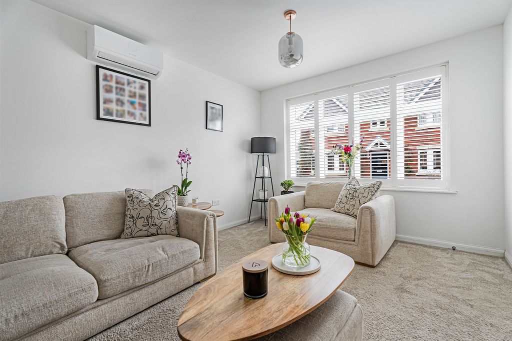 Property photo 3 of 17