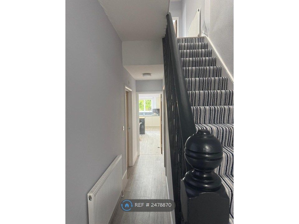 Property photo 3 of 35 Hallway