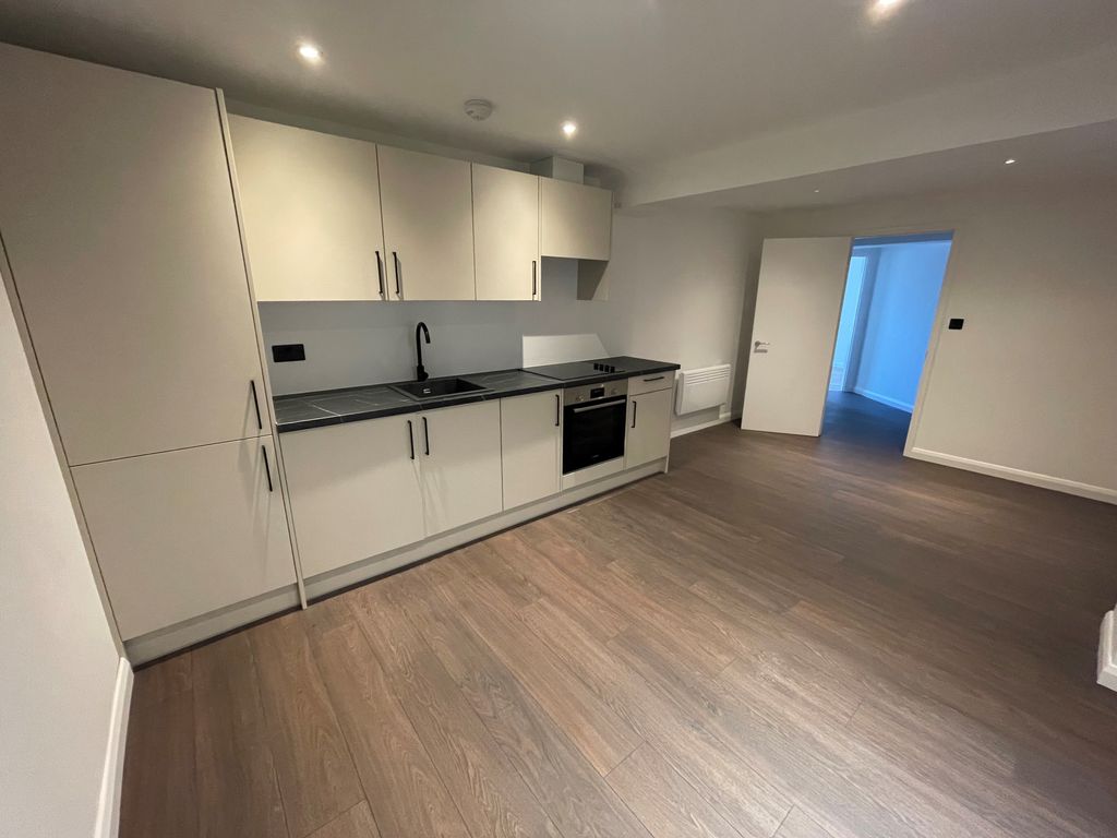 Property photo 3 of 9 Bedroom