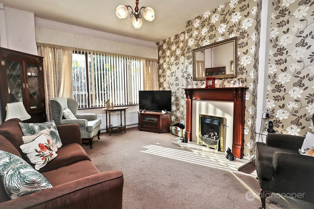 Property photo 2 of 16 4670564