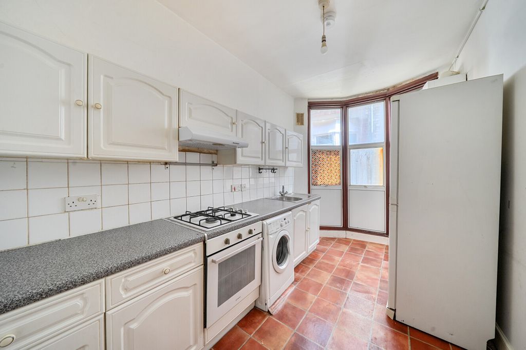 Property photo 3 of 12 1451438-11-69E8Dd...