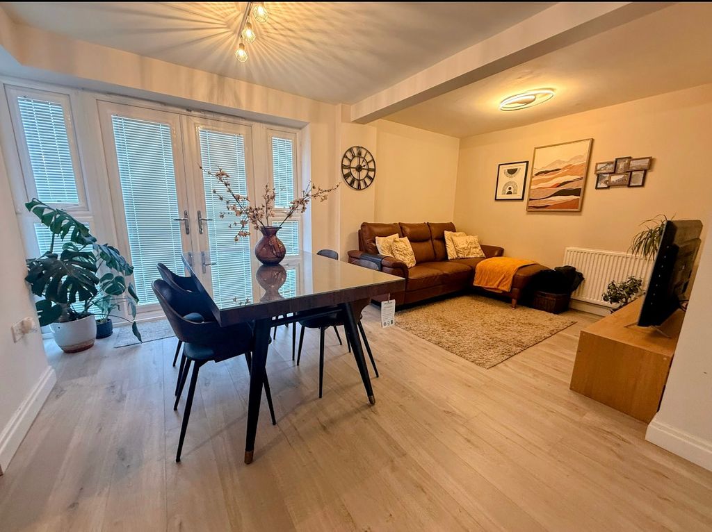 Property photo 3 of 13 Image