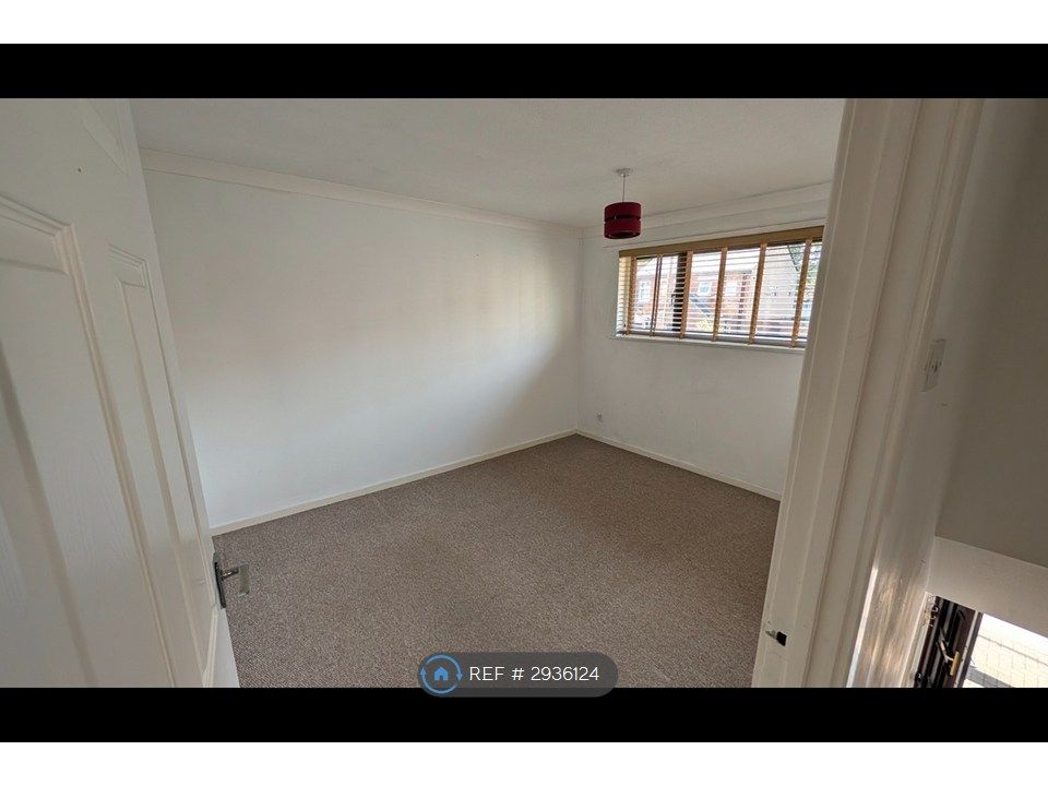 Property photo 1 of 7 Bedroom 1