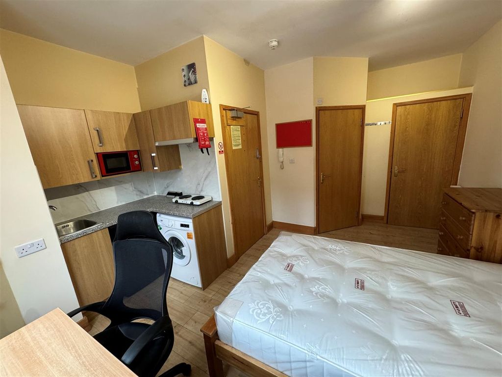 Property photo 1 of 5 Studio 10 2.Jpg